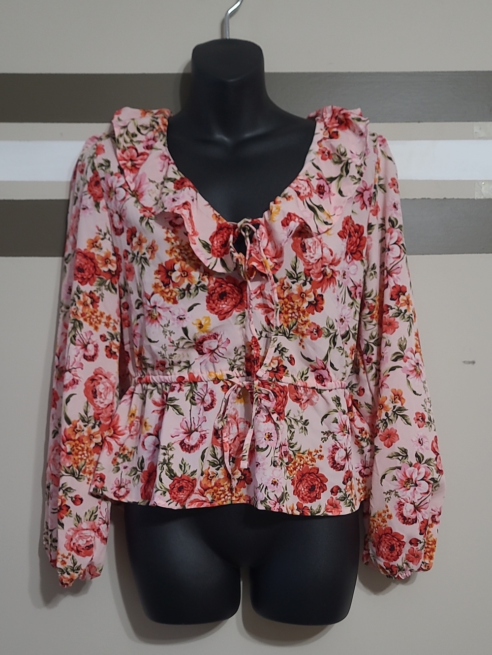 Old Navy Pink Floral Ruffle V-Neck Tie-Front Peplum Blouse Sz Med